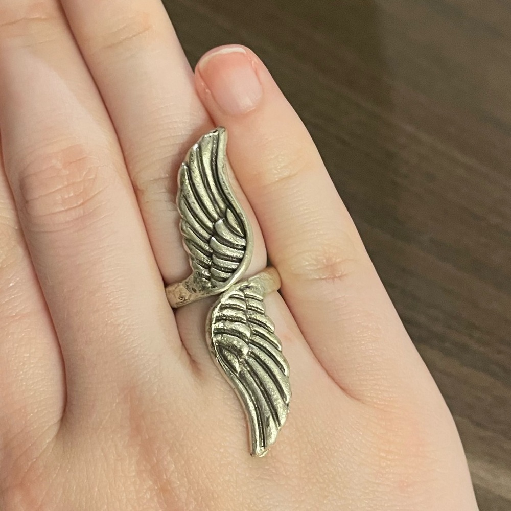 Adjustable angel wing ring!